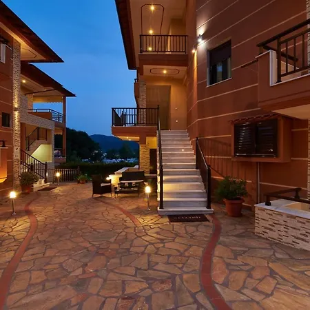 Fotini House Aparthotel 3*